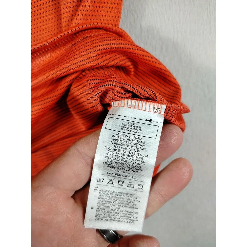 adidas lightweight fabric stitching